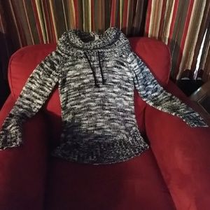 Very comfortable turtle neck sweater gently worn ♥